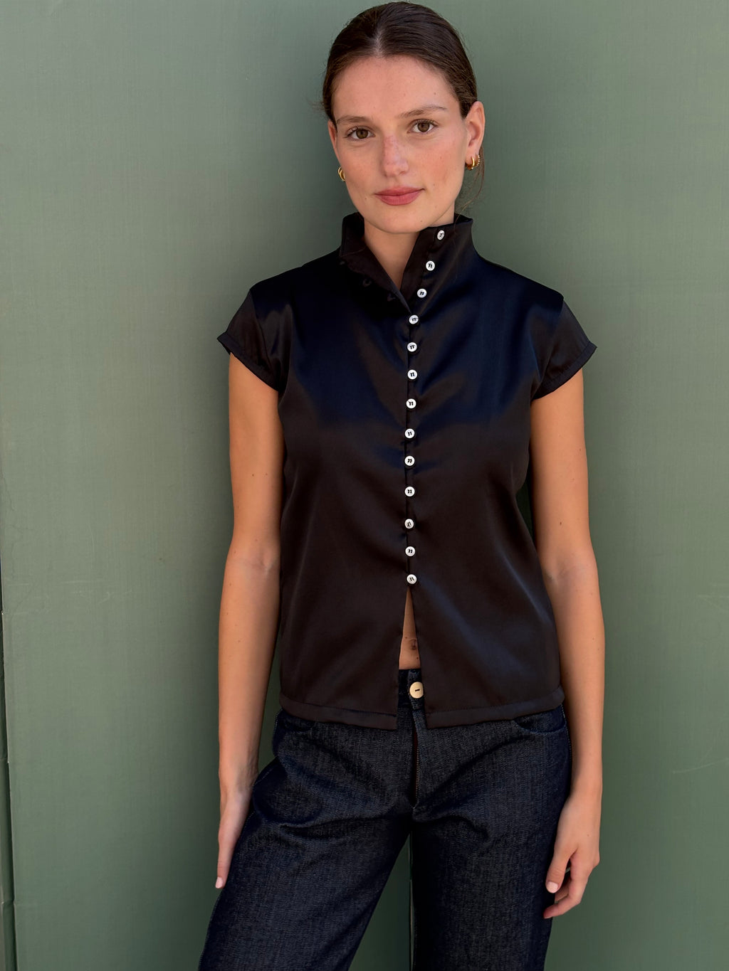 Top Kiki Black Shiny